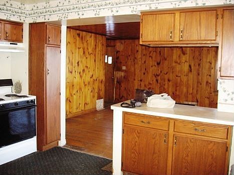 3rd image of 143 E Stager Lake Dr