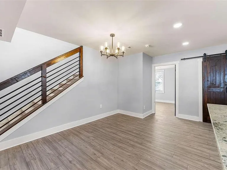 671 John St NW — Photo 10