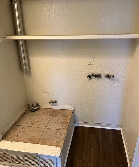 3224 S Lakewood Ave #2 — Photo 3