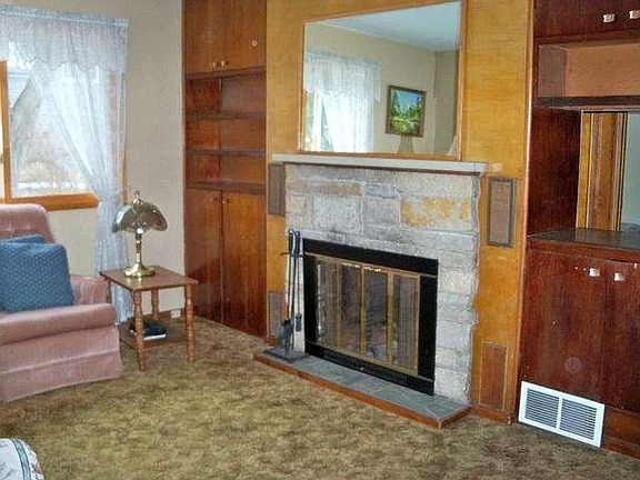 3rd image of 3559 E American Ave