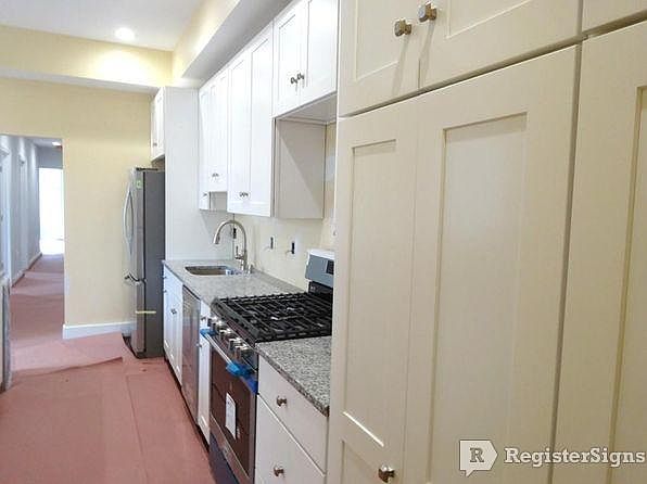 2nd image of 650 E 7th St #1