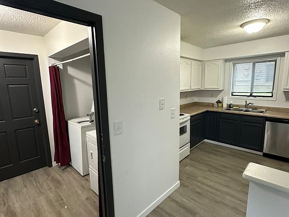 3rd image of 755 Brandon Ave APT 2