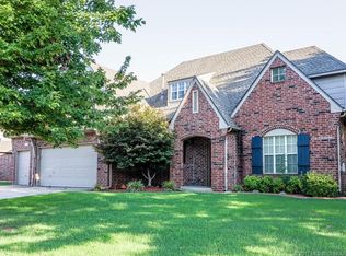 8838 E 77th Pl, Tulsa, OK 74133