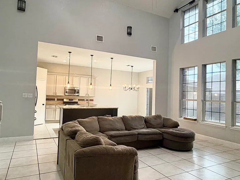 3527 Tamarack Dr — Photo 6
