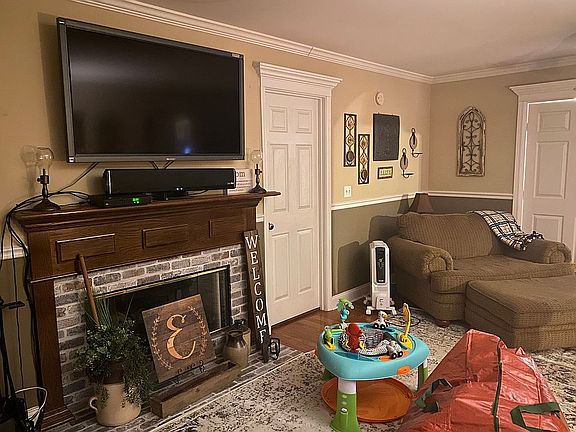 Family Rm w/door to Master