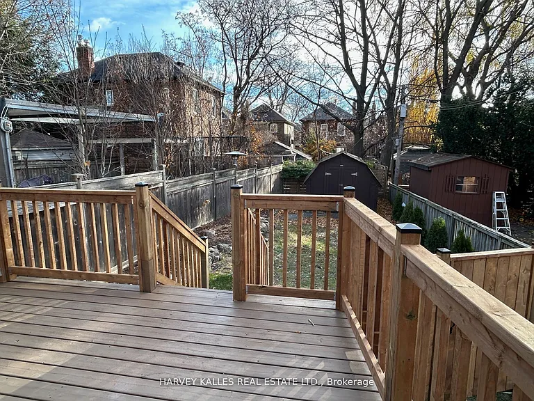 207 Old Orchard Grv — Photo 8