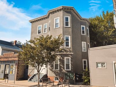97 Beacon St, Somerville, MA, 02143