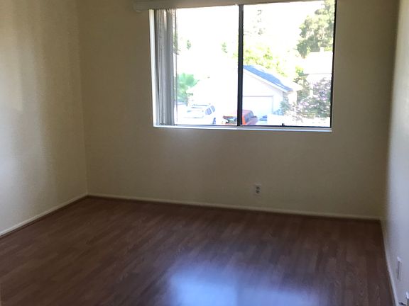 5th image of 215 E Summer St APT 14