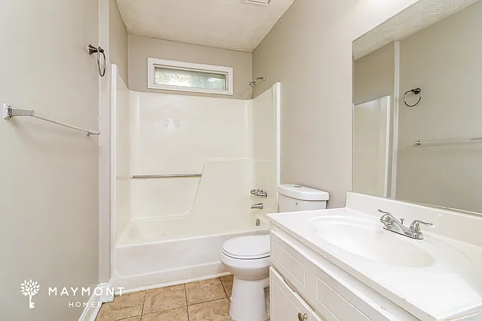 2442 Chauncey Ln SW — Photo 12