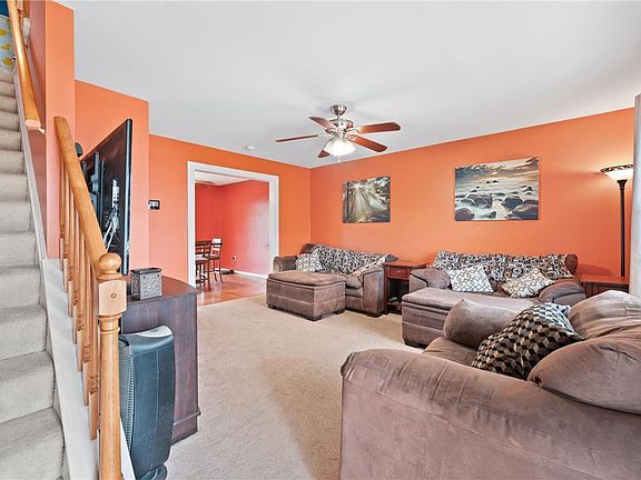 3rd image of 123 Dogwood Dr