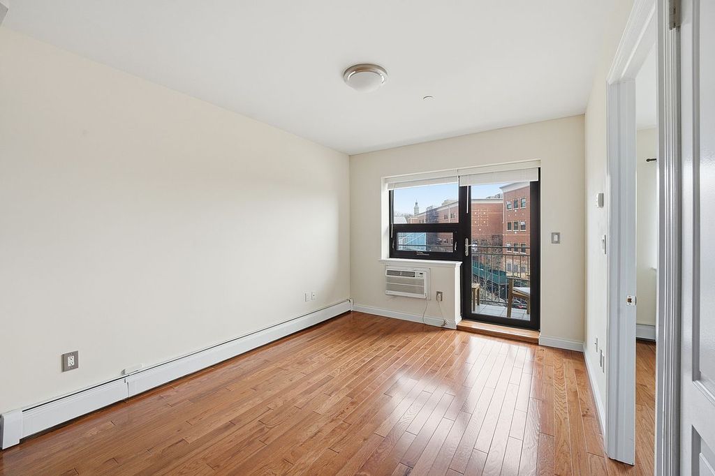 456 W 167th St APT 4H, New York, NY - View 2
