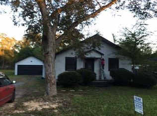 6370 Terrell St, Groves, TX 77619