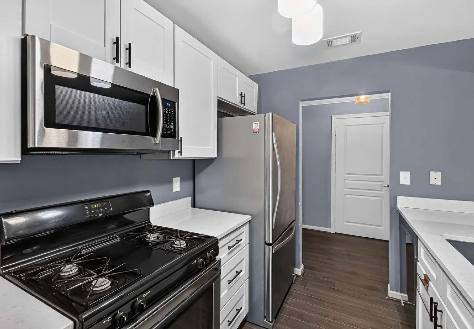 2 bed, 1.0 bath, 983 sqft, $2,595 — Photo 3