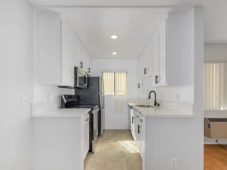 132 Clark Dr — Photo 26