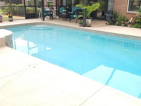 2nd image of 7136 Knollwood Dr
