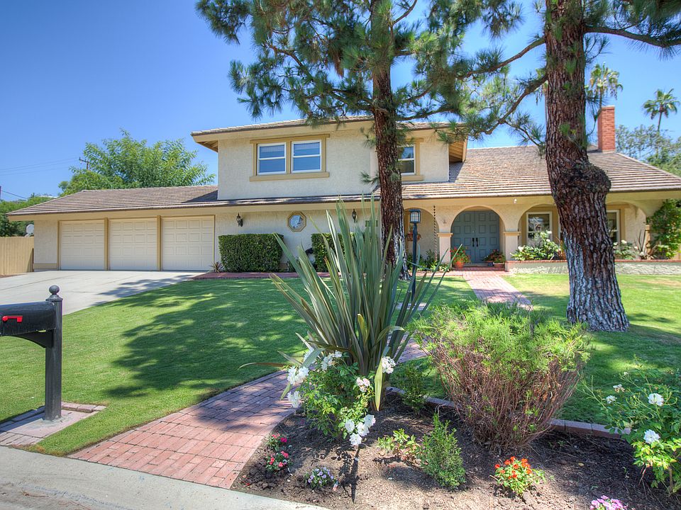 1st image of 13072 Tamarisk Dr