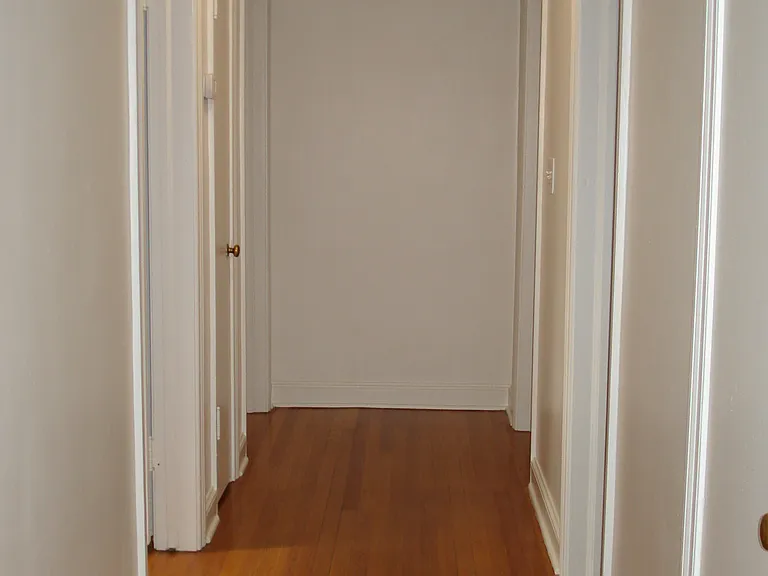 2401 Broadway Ave SW #A — Photo 9