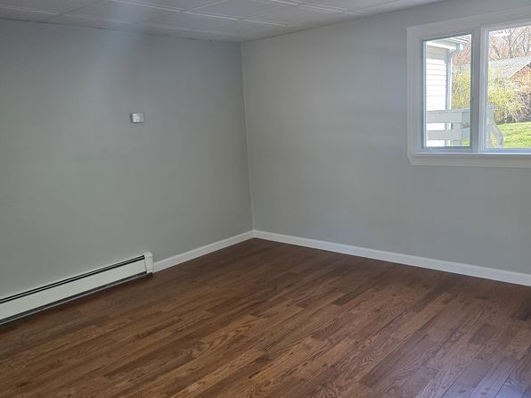 47 Railroad Ave APT 1