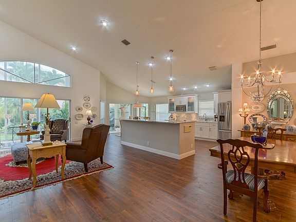 2nd image of 7382 Potomac Falls Ln