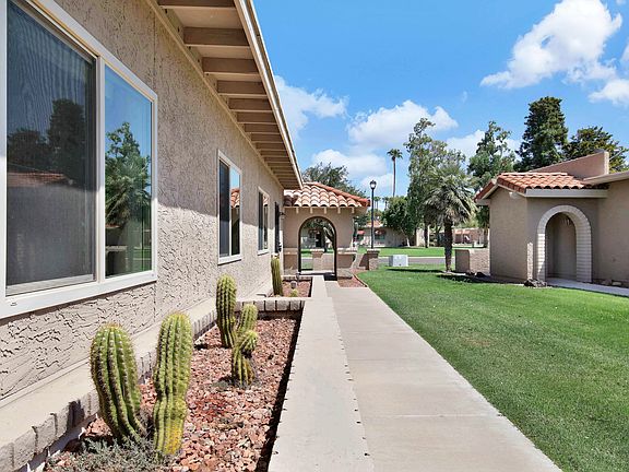 3rd image of 25214 S Angora Ct