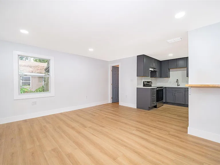 613 Citrus St — Photo 16