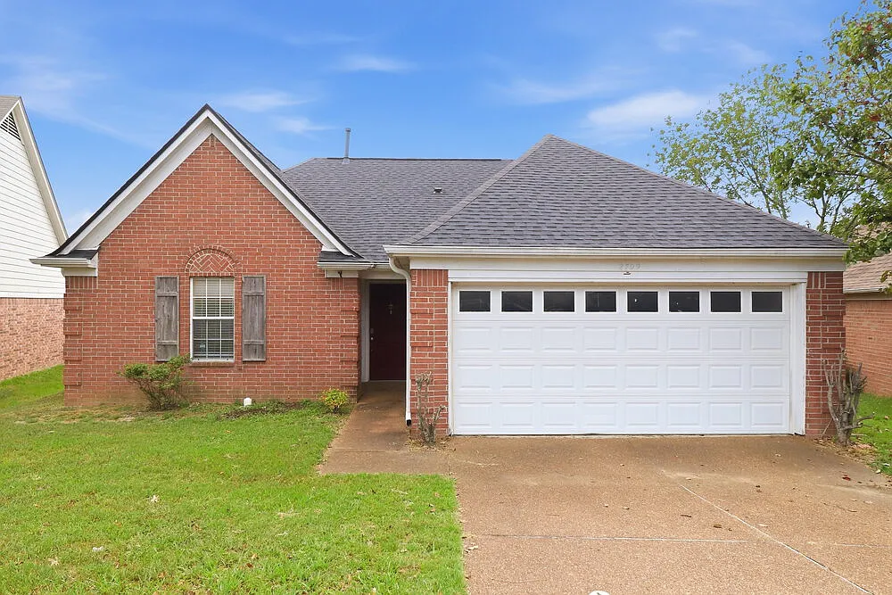 3 bed, 2.0 bath, 1288 sqft, $1,705 — Photo 1