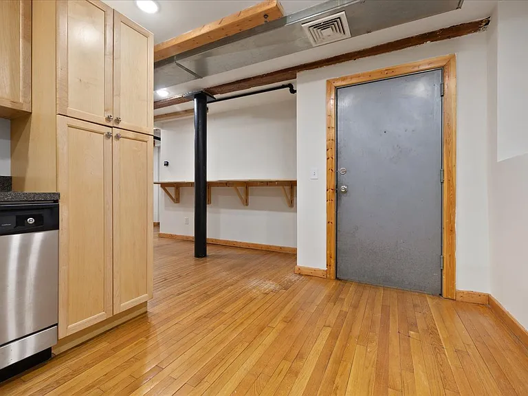325 Lafayette St #1003 — Photo 3