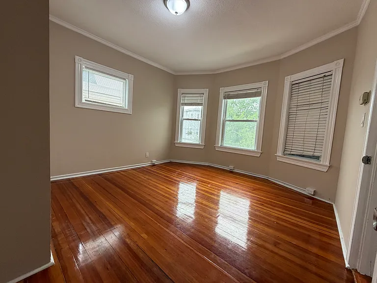 9 Swan St #2 — Photo 10