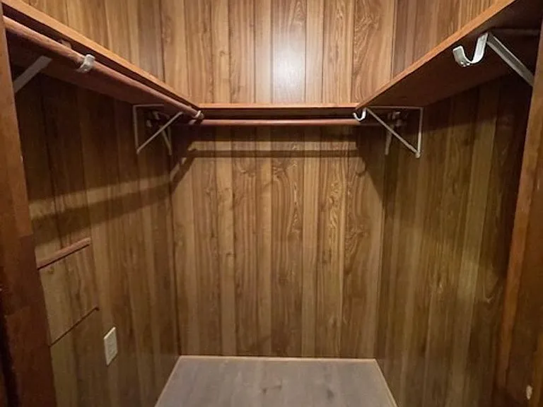 203 E Webb St — Photo 10