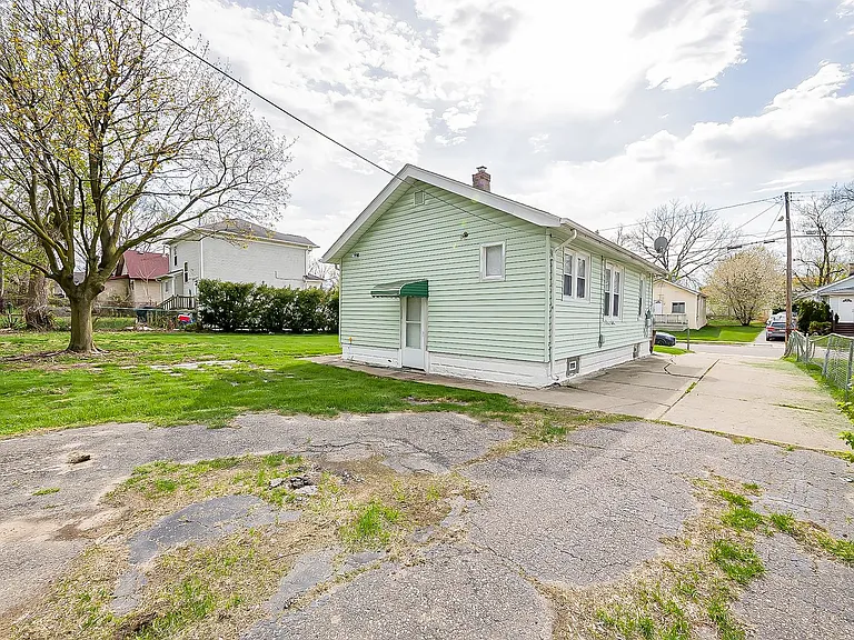 245 S Edith St — Photo 28