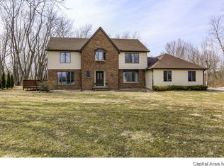 8231 S Vigal Rd, Pawnee, IL 62558