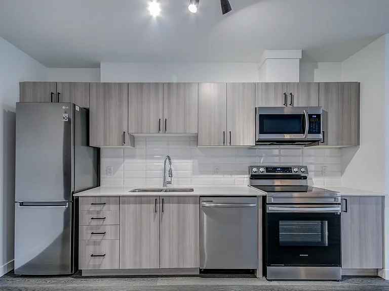 388 King St E #410 — Photo 19