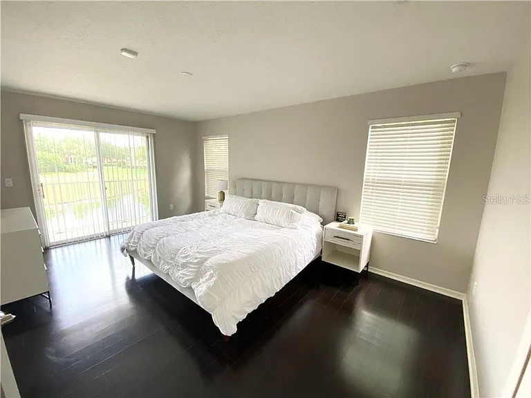 1751 Retreat View Cir — Photo 11