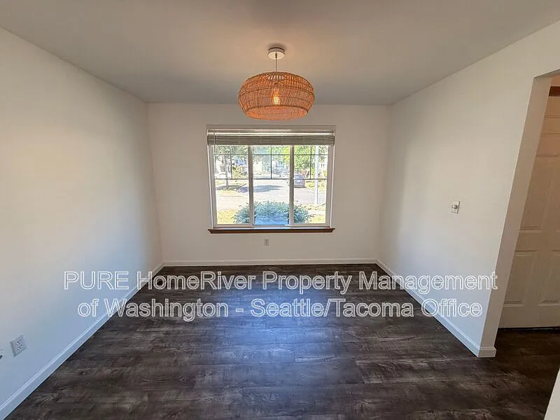 3 bed, 2.5 bath, 1648 sqft, $2,695 — Photo 3