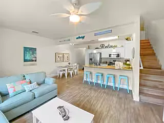 3 bed, 1312 sqft, $4,200 — Photo 3