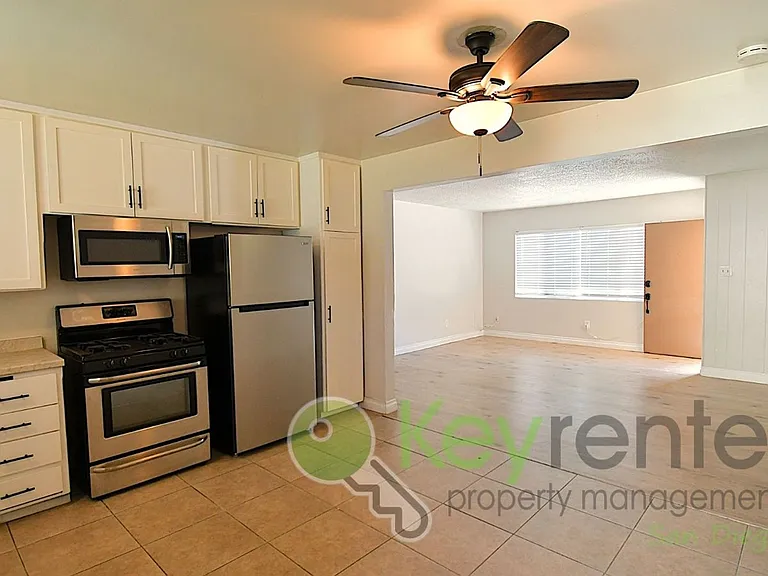 8073 Palm St — Photo 1