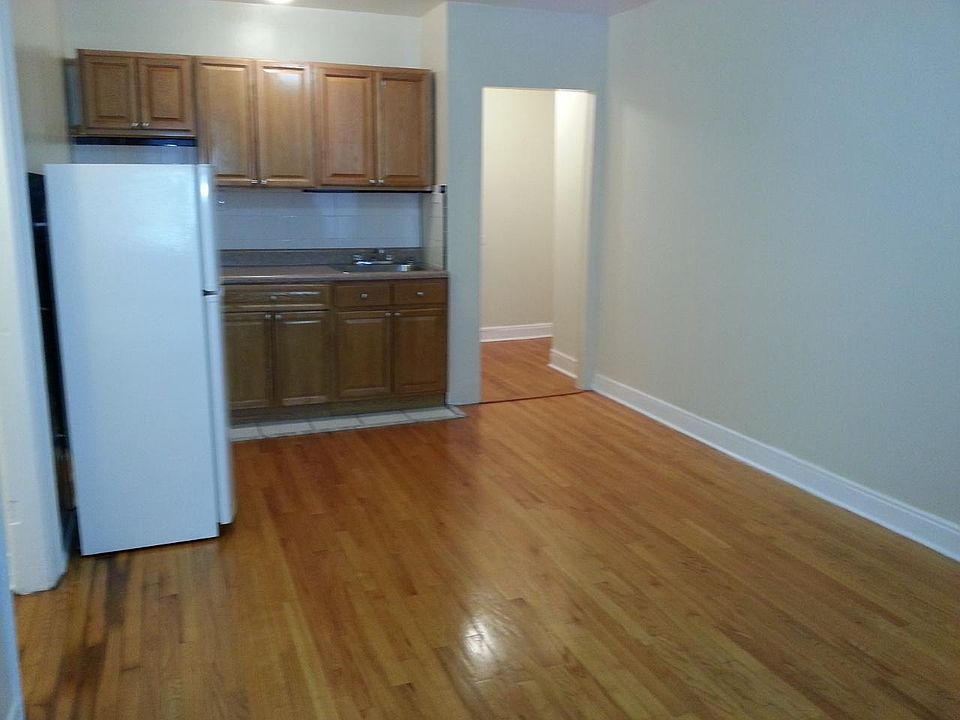 1st image of 14230 Barclay Ave
