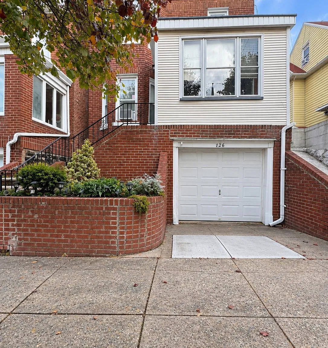 3 bed, 1.0 bath, $2,750 — Photo 1