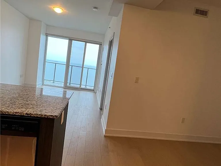 20 Shore Breeze Dr #3309 — Photo 4