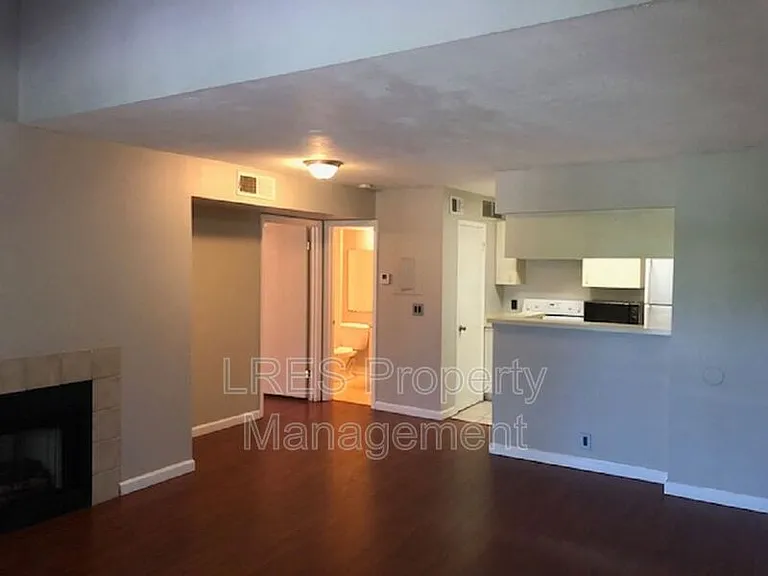 465 Forestway Cir #1 — Photo 8