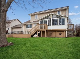 1917 Country Cove Ln, Altoona, IA 50009