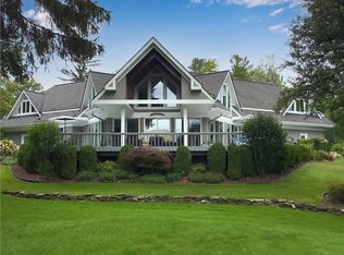 5566 Vardon Dr, Canandaigua, NY 14424
