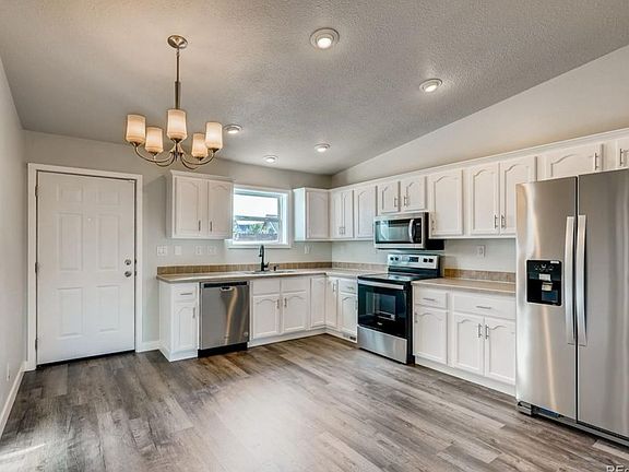 5th image of 2503 Carriage Dr