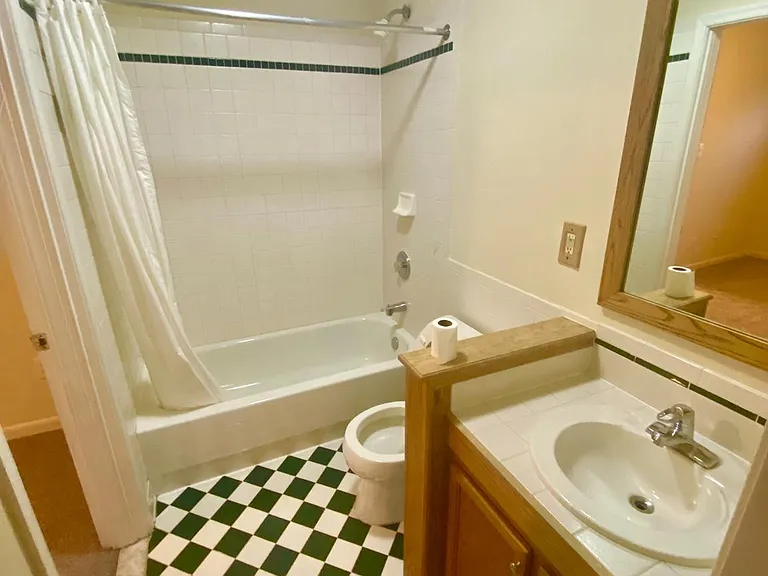 1042 S Ironwood Rd — Photo 16