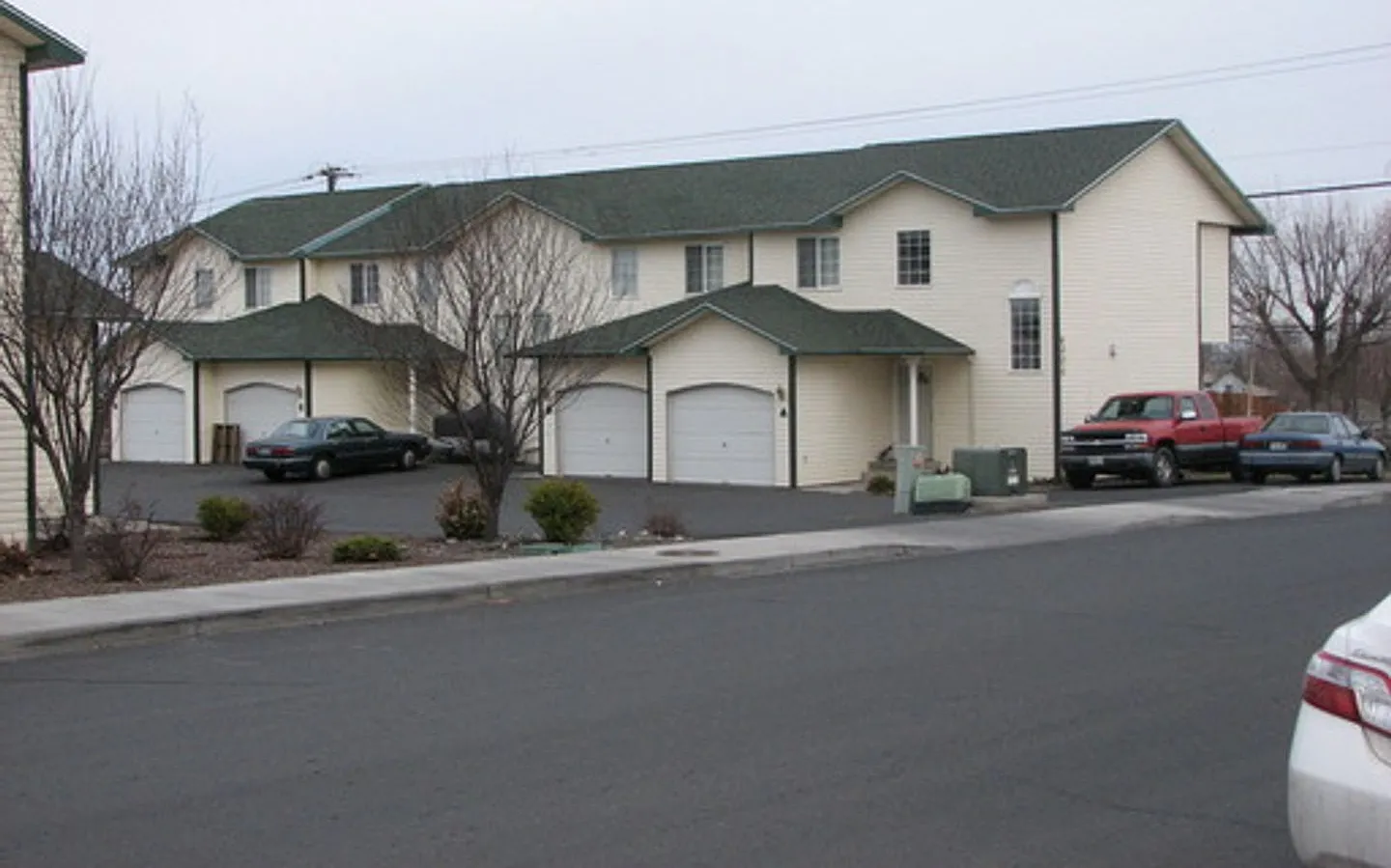 1306 S Skyline Dr — Photo 1