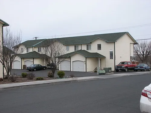 Floor plan 1306 B Skyline Dr