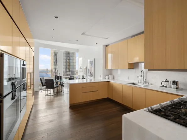 35 Hudson Yards 7403 image 3 of 14