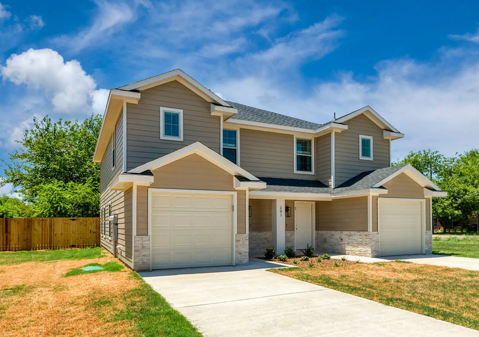 Available Now! 3 Bedroom Duplex Located In Whiteright Texas! — Photo 1