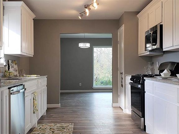 2nd image of 716 Parkwood Dr