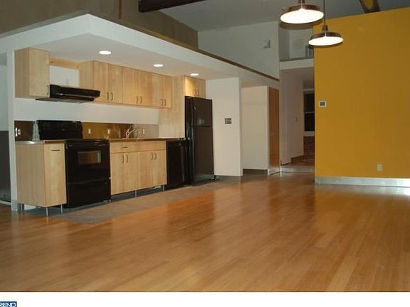 4th image of 2615 Livingston St